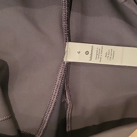 Lululemon in movement tights 25" - Picture 5 of 5